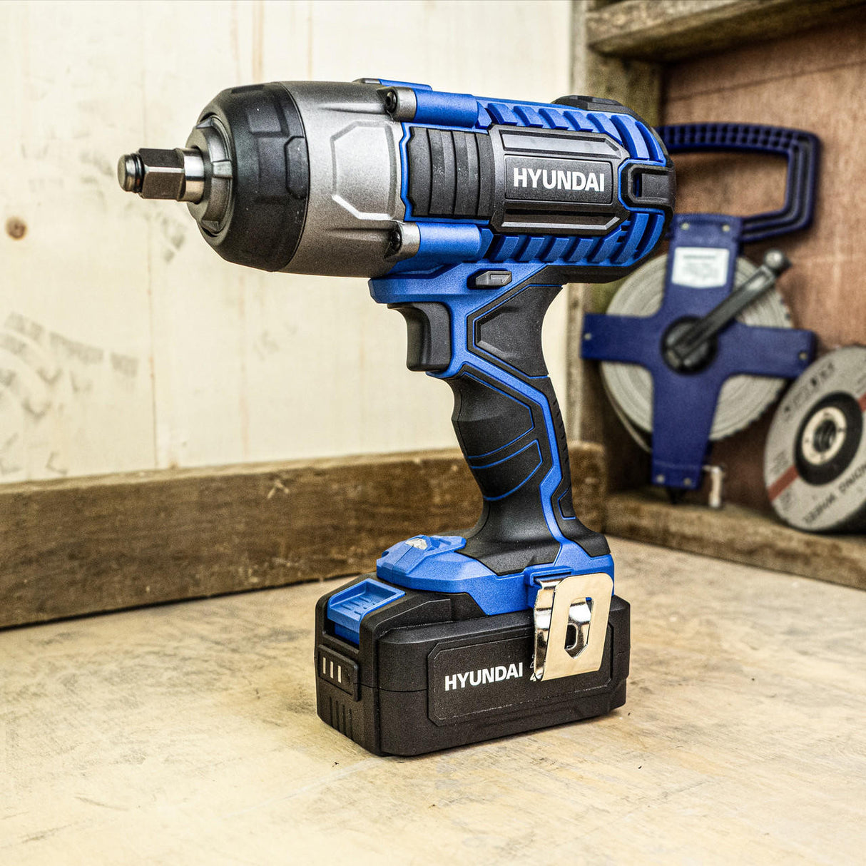 Hyundai 20V MAX 350Nm Li-Ion Cordless 4Ah Impact Wrench | HY2178