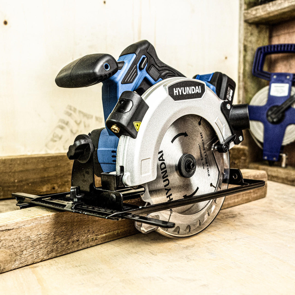 Hyundai 20V MAX Li-Ion Cordless 4Ah Circular Saw | HY2183