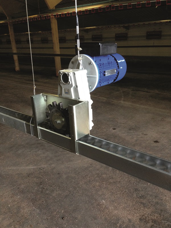 Single Track Flat Chain Feeder Drive Unit, Single Phase, 12m per minute - Layers / Broilers